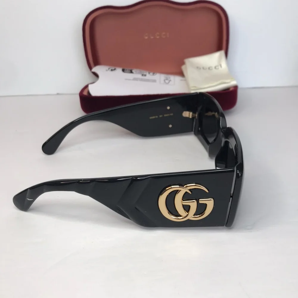 - 💯 - Authentic New Gucci GG0811S 001 Black / Grey Lenses